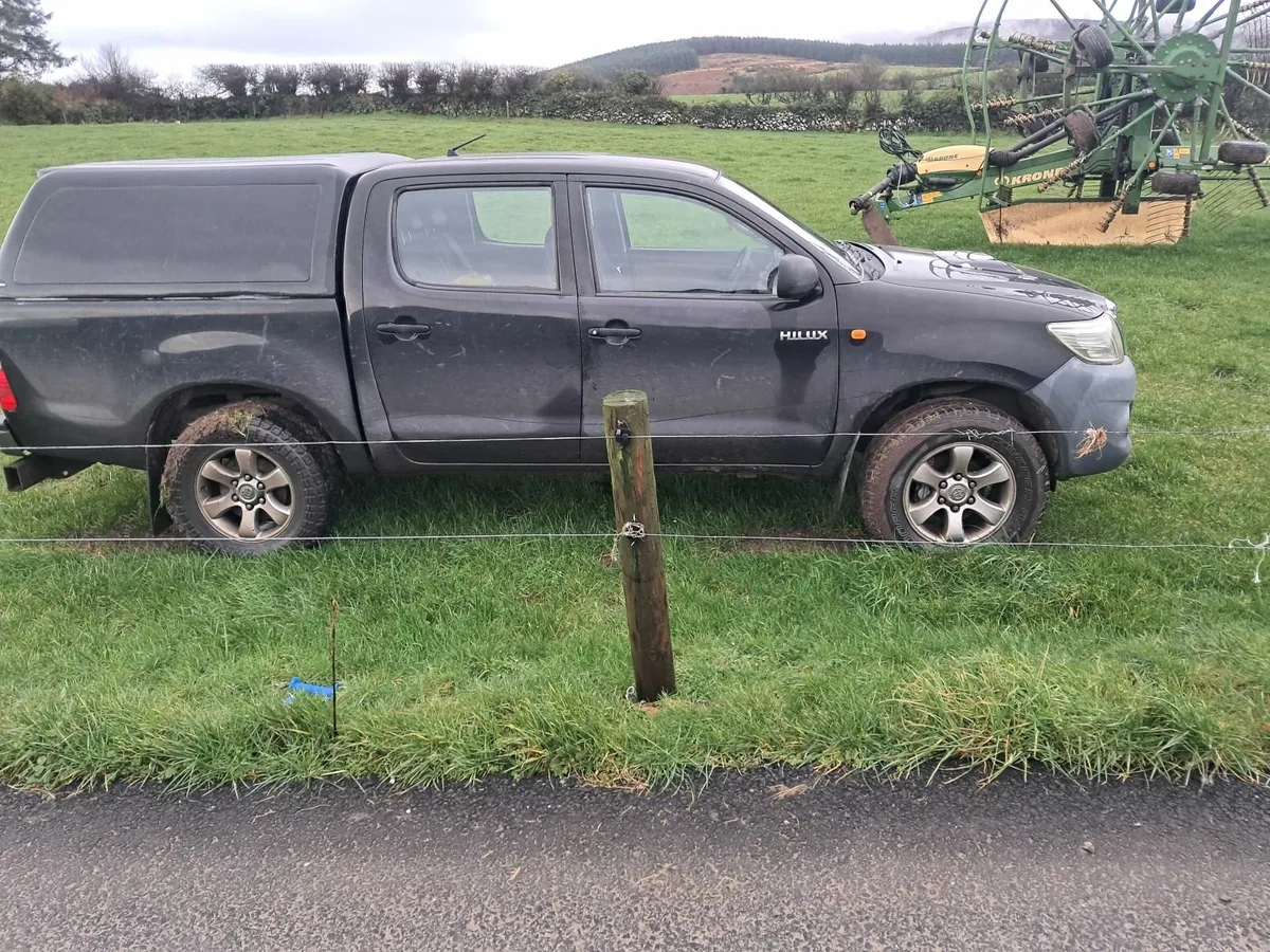 Toyota Hilux 2012 - Image 2