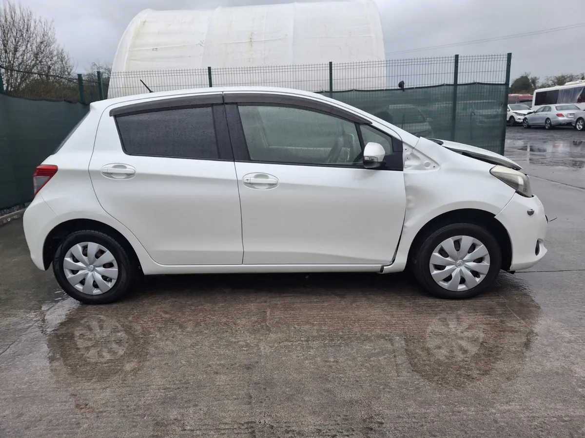 132 Toyota Vitz  1.0 Petrol  Automatic - Image 3