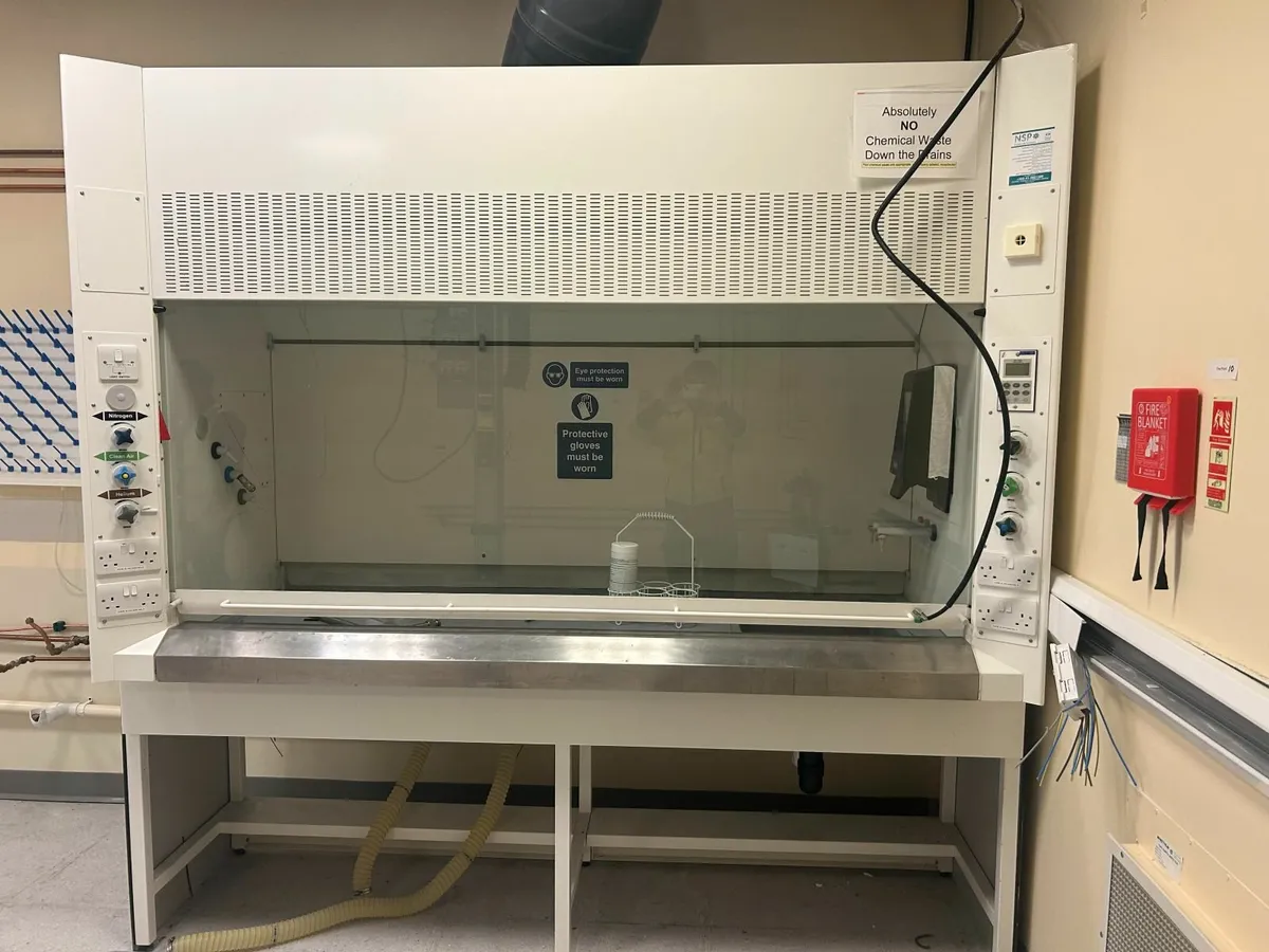 Laboratory Fume Hood / Fume Cupboard