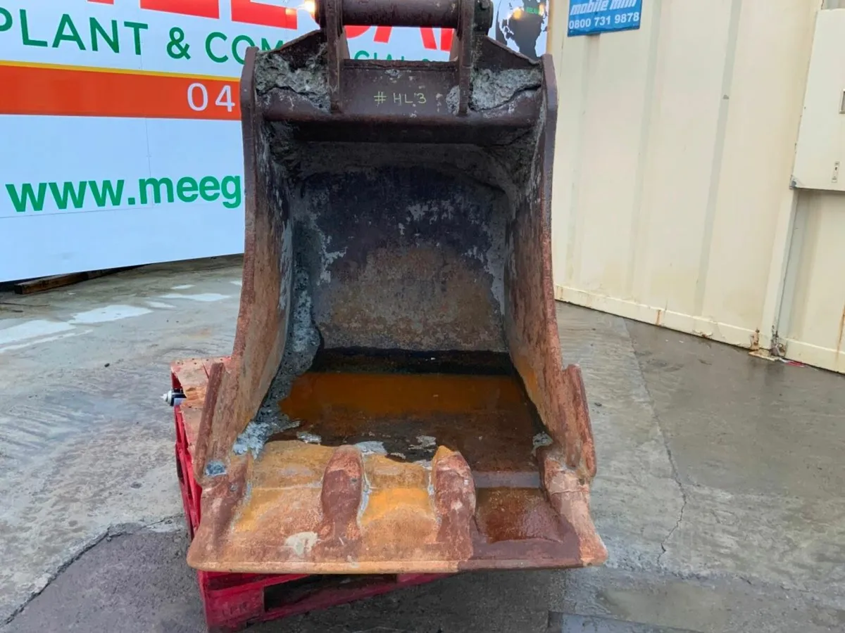 36" DIGGING BUCKET....80mm PINS........HL3. - Image 1