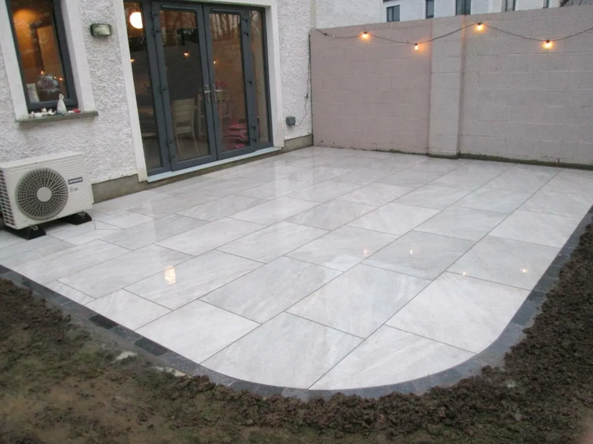 LAKESIDE LANDSCAPING AND PAVING - Image 1