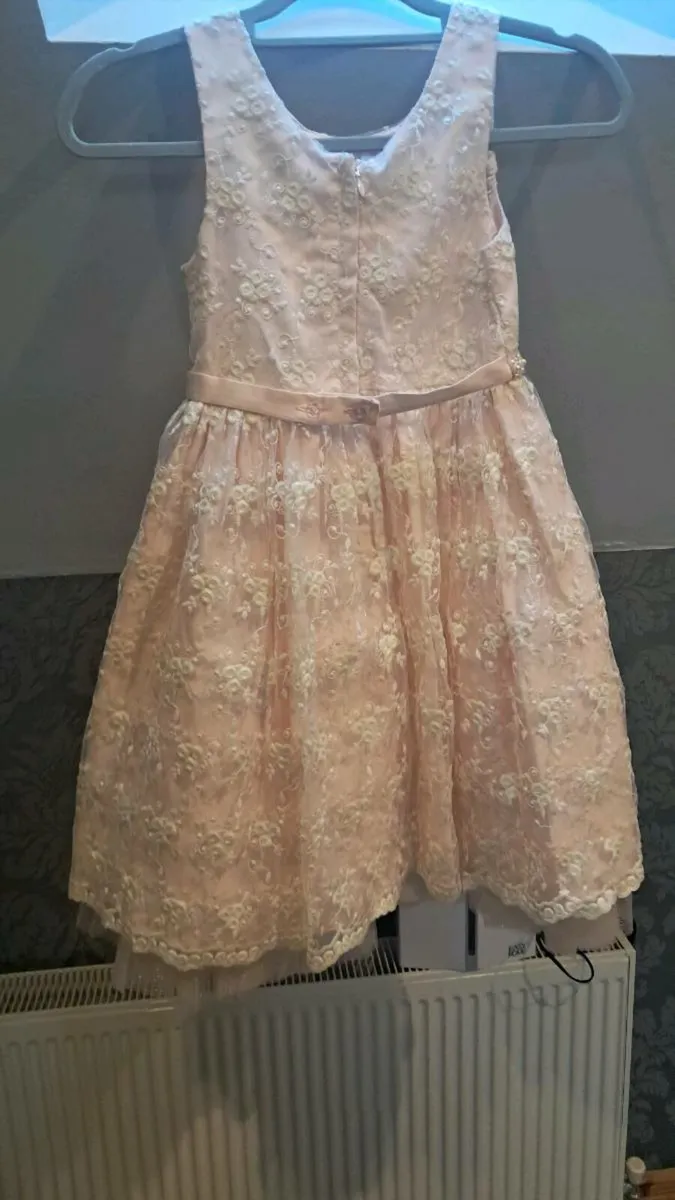 Girls dress - Image 3