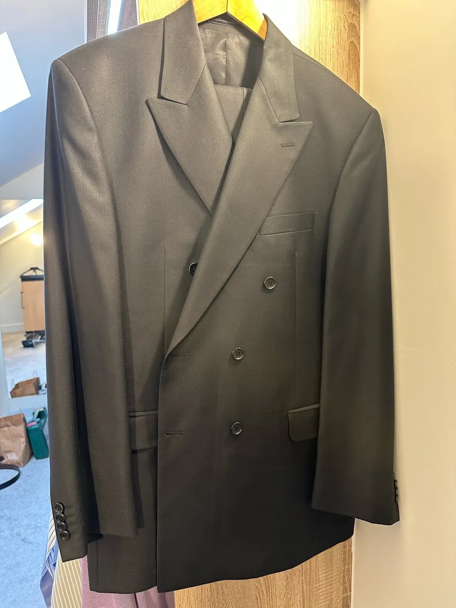 Men’s 2 piece Italian Suit - Image 1