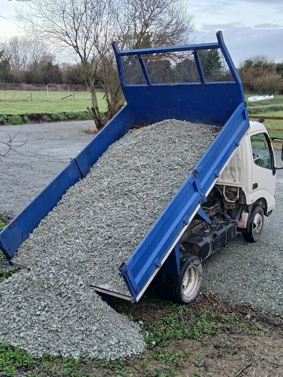 Hardcore/washed chippings leanmix concrete - Image 2