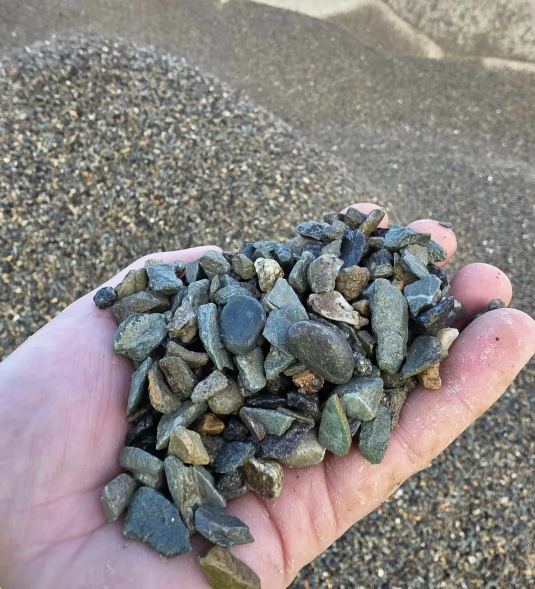 Hardcore/washed chippings leanmix concrete - Image 3