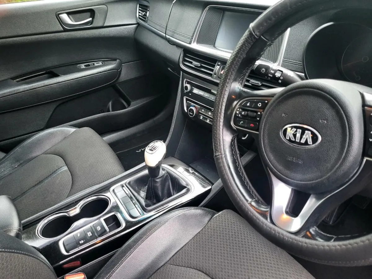 Taxi to rent - Image 4