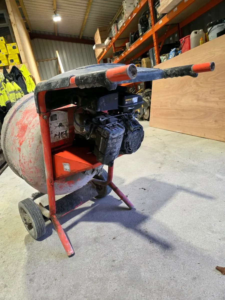 Cement mixer - Image 1