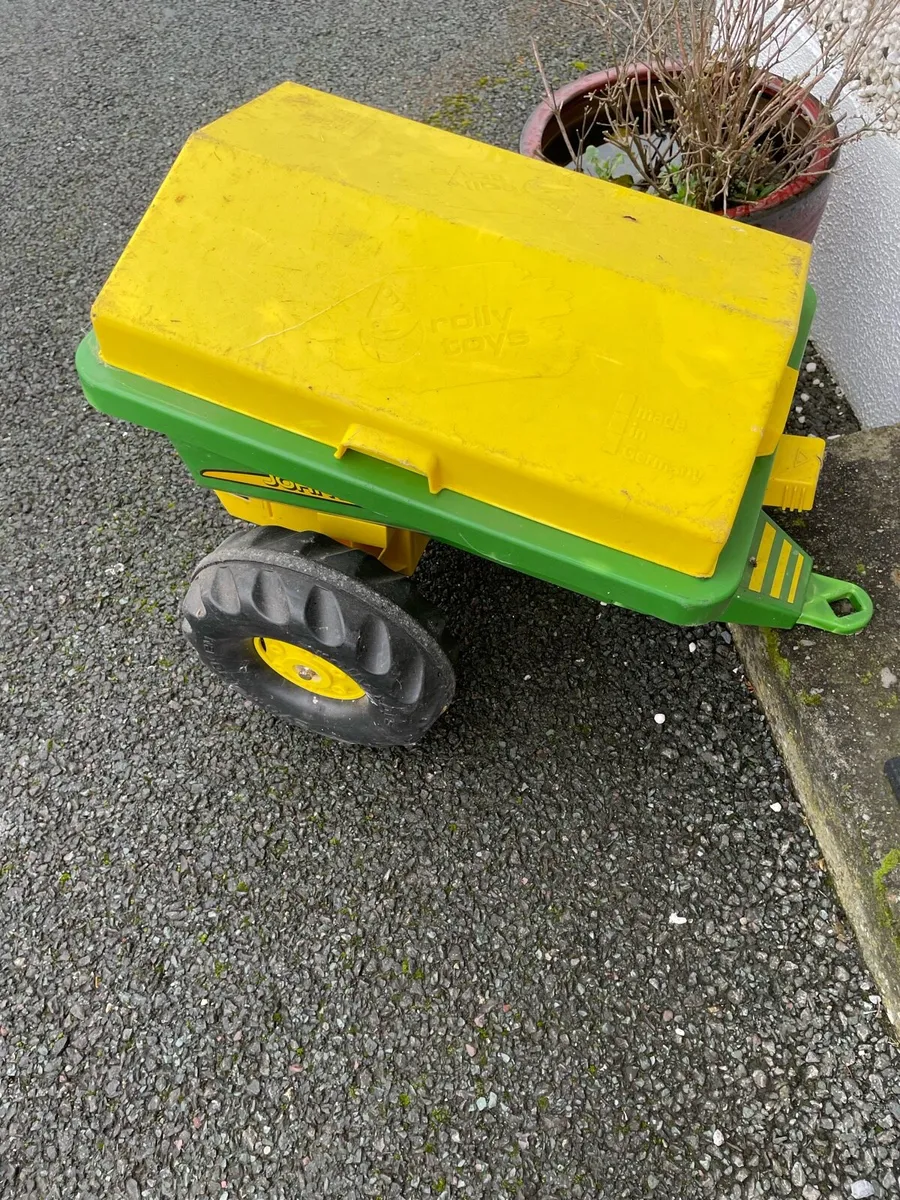 John Deere Fertiliser Spreader - Image 3