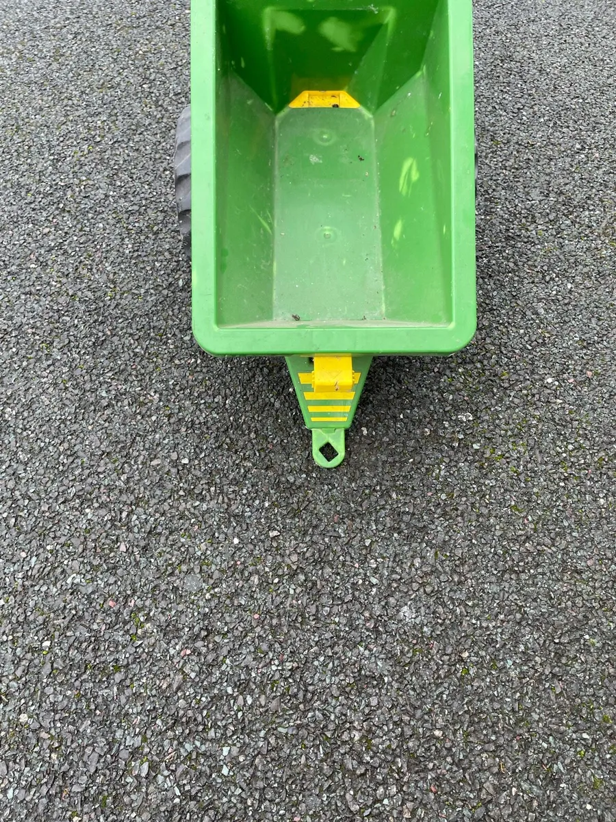 John Deere Fertiliser Spreader - Image 4