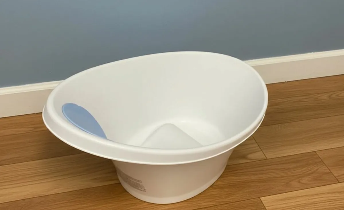 2 Baby Bathtubs, Excellent Condition - Image 3