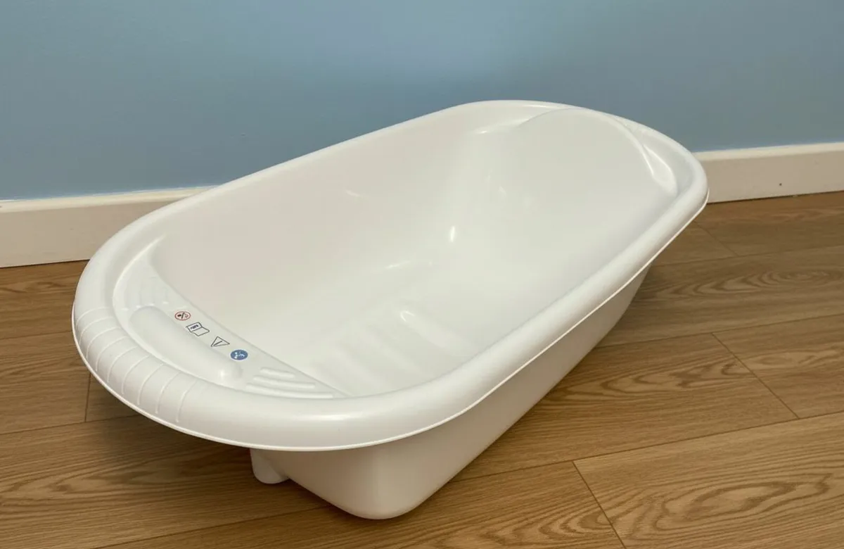 2 Baby Bathtubs, Excellent Condition - Image 4