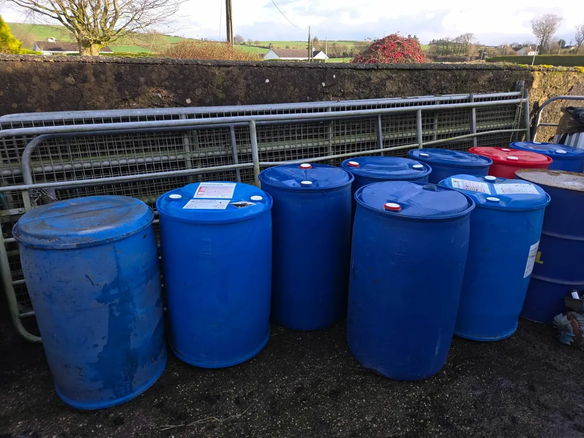 200 litre barrels
