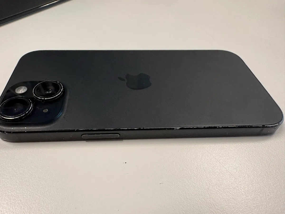 iPhone 15 128GB (Unlocked) - Image 3
