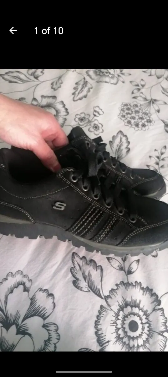 Beautiful Skechers shoes - Image 1