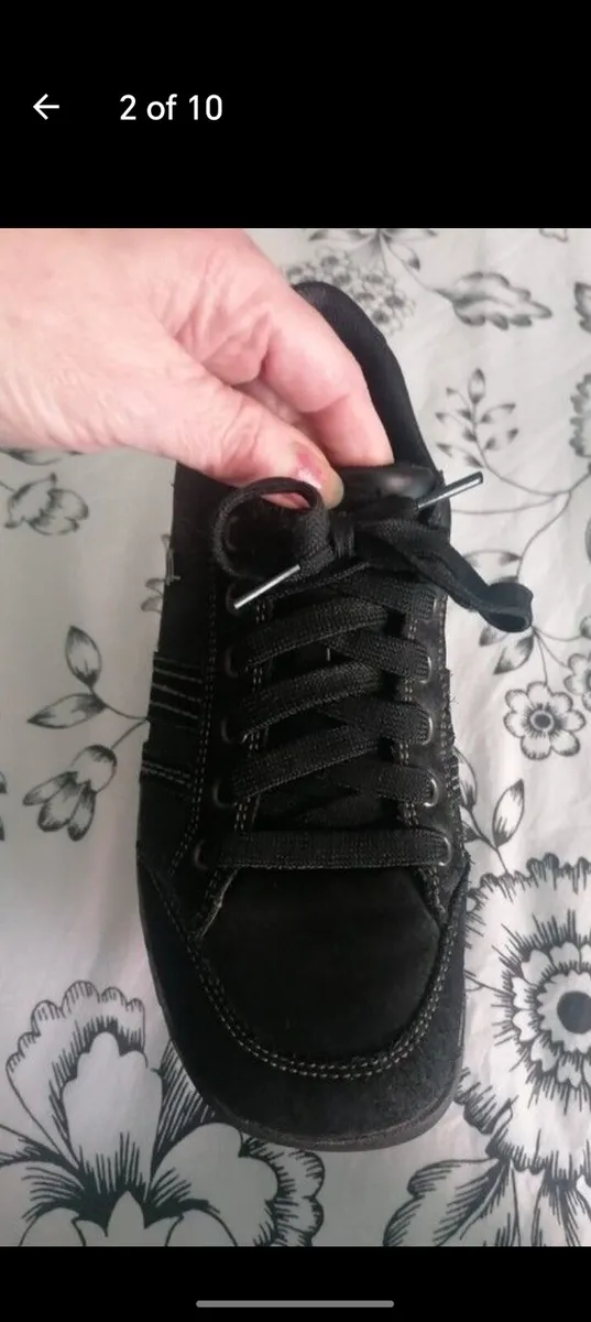 Beautiful Skechers shoes - Image 2