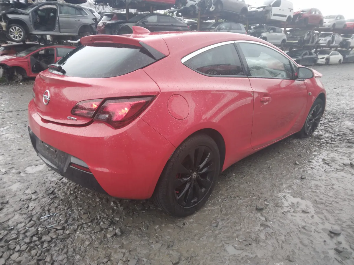 2017 Opel Astra For Breaking/Dismantling - Image 4