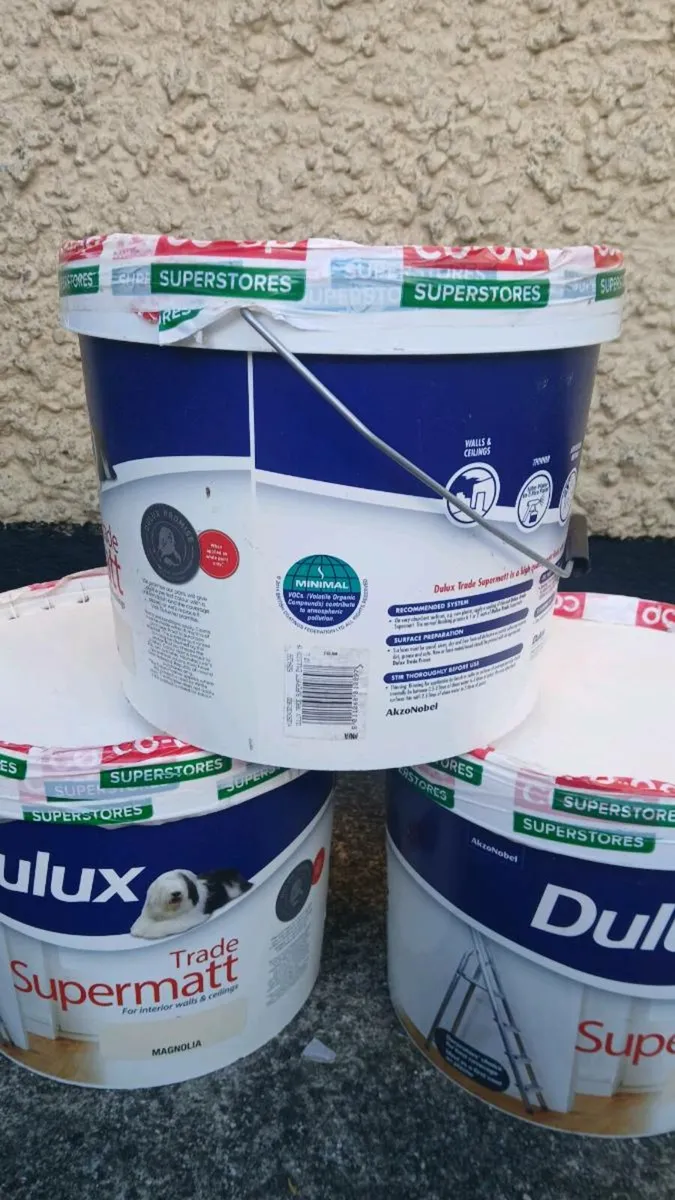 DULUX Trade Supermatt Magnolia paint - Image 1