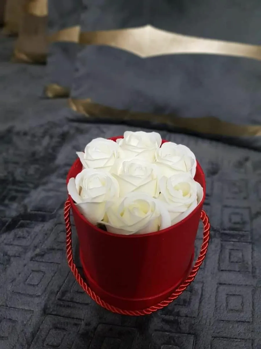 Flower box red,white - Image 1