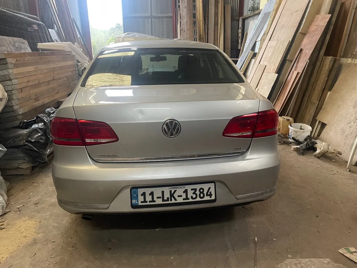 For breaking Volkswagen Passat 2011 - Image 3