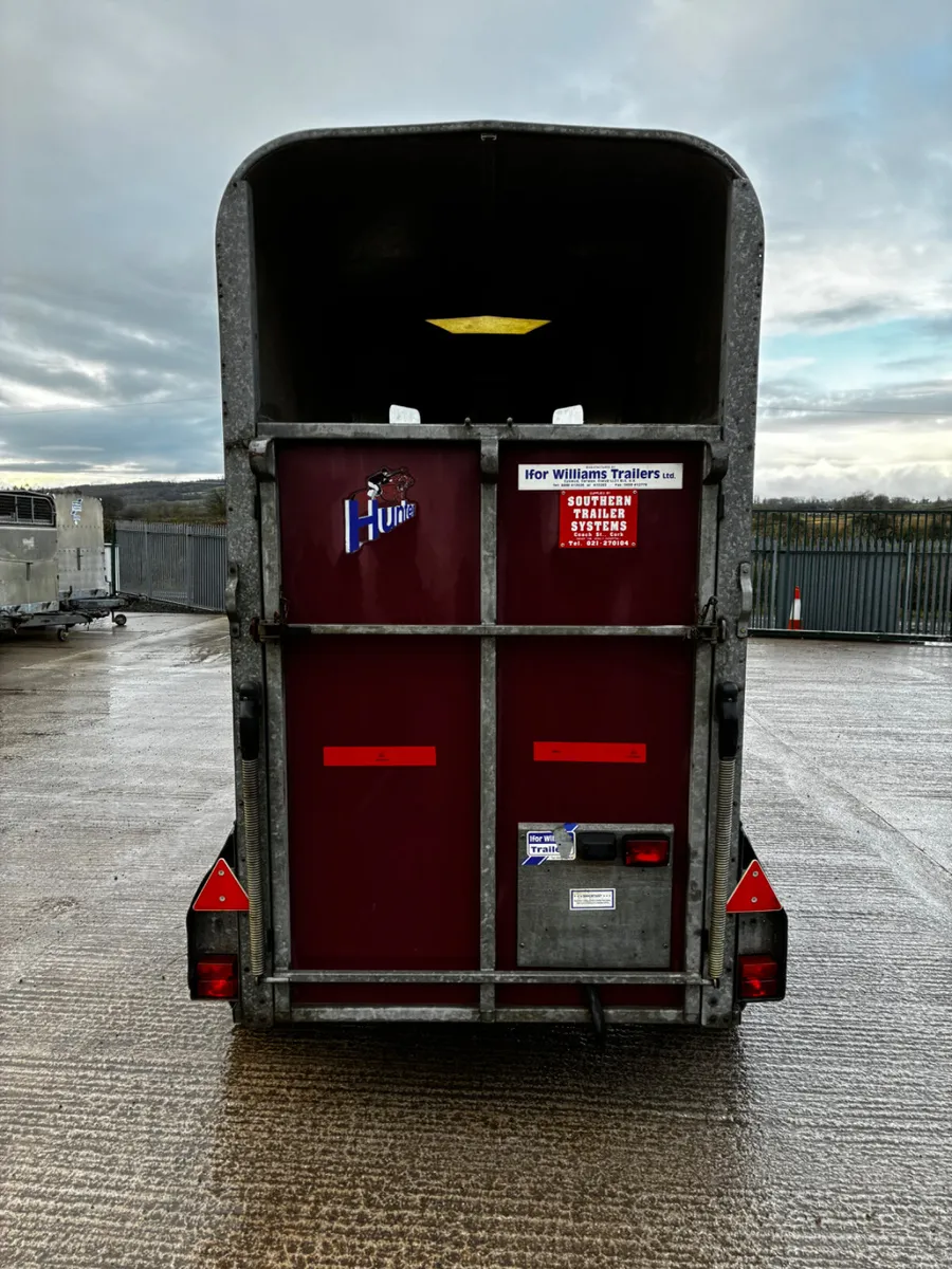 Ifor Williams mare and foal box - Image 3