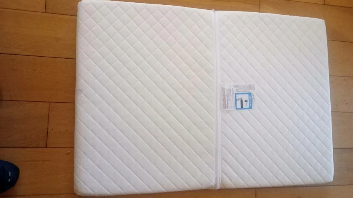 2 Foldable Travel Cot Mattresses + 2 Fitted Sheets - Image 1