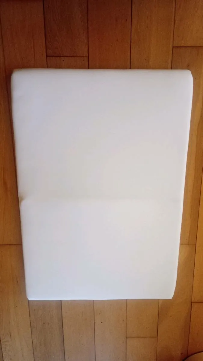 2 Foldable Travel Cot Mattresses + 2 Fitted Sheets - Image 3