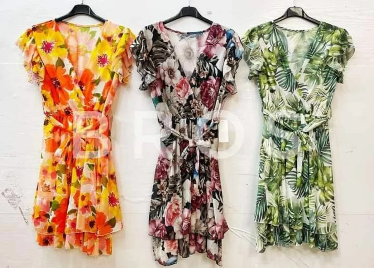 Floral dress, envelope with frills - Image 1