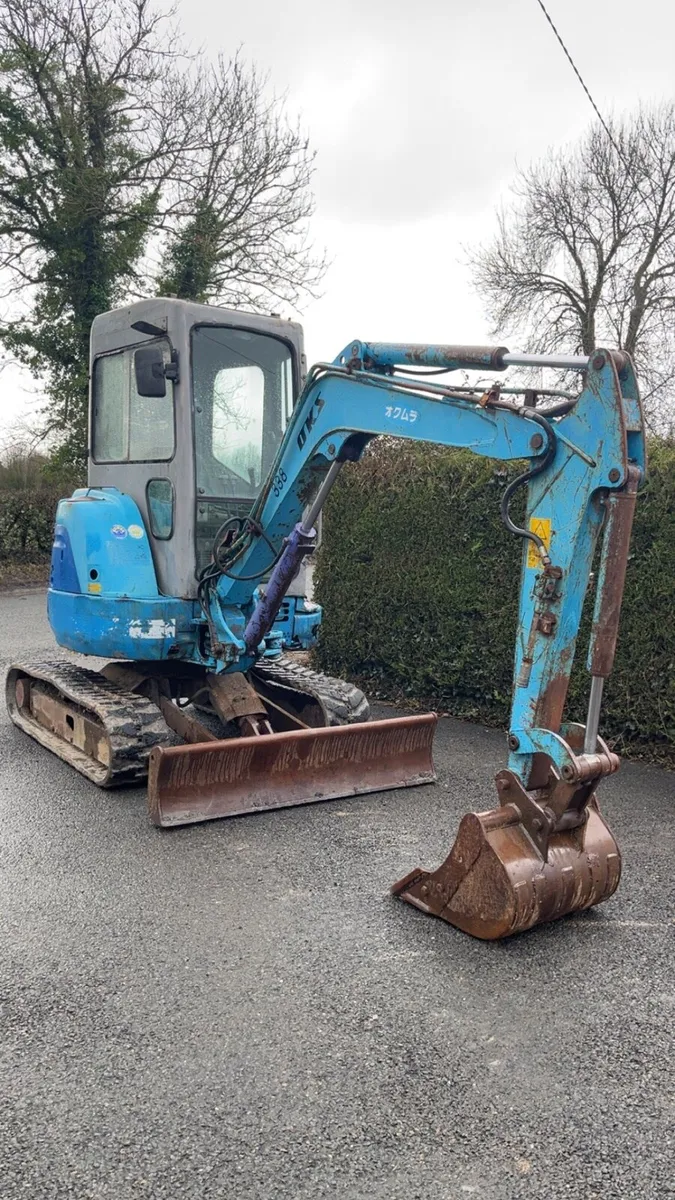 Hitachi 3 ton mini digger - Image 1