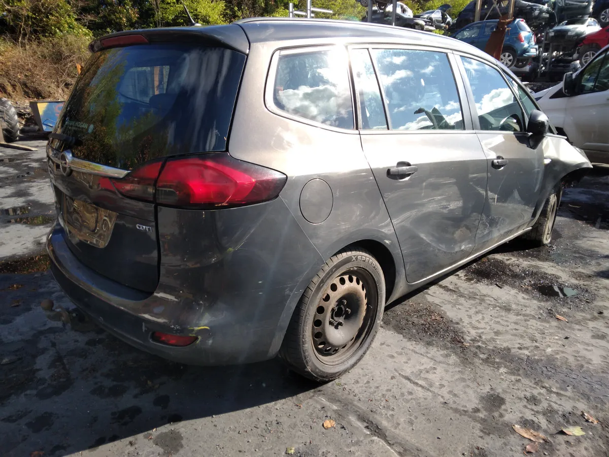 2014 Opel Zafira For Breaking/Dismantling - Image 4