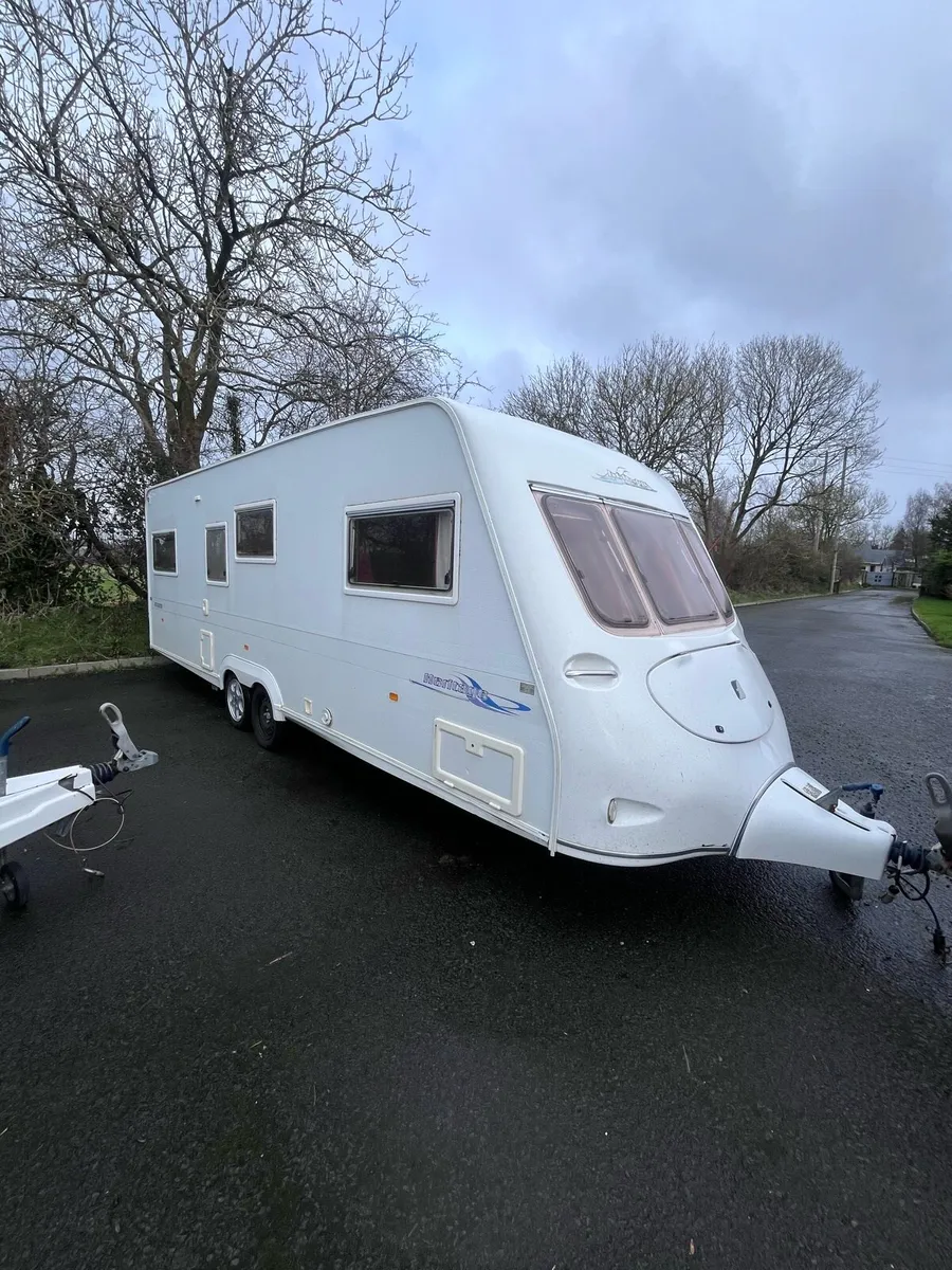 Fleetwood 6 berth caravan - Image 3