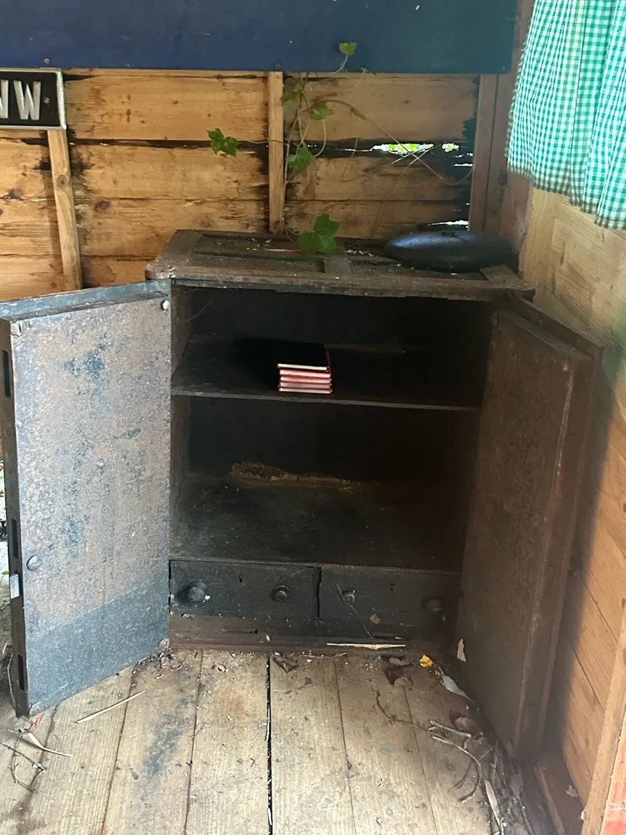 Vintage safe - Image 2