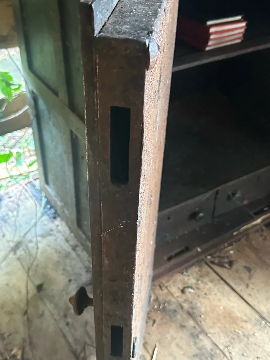 Vintage safe - Image 3