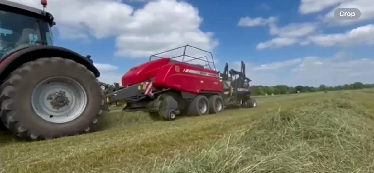 Massey square bailer 2260 - Image 1