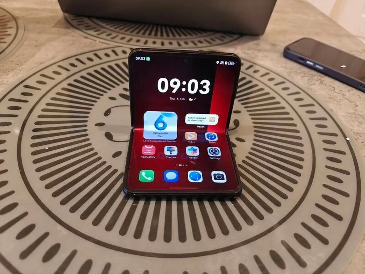 Huawei Pura X Fold 16gb ram 512gb memory, super nice phone, one of unique folding phone, - Image 1