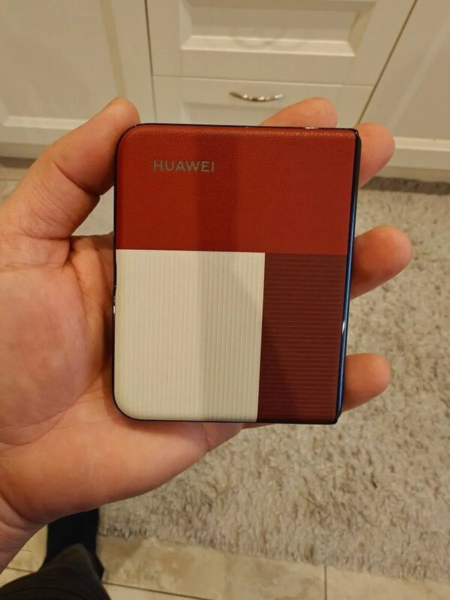 Huawei Pura X Fold 16gb ram 512gb memory, super nice phone, one of unique folding phone, - Image 4