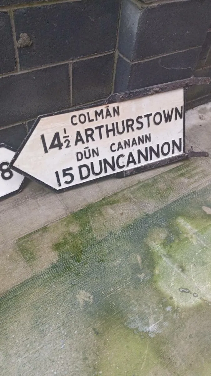 Irish road signs - Image 1