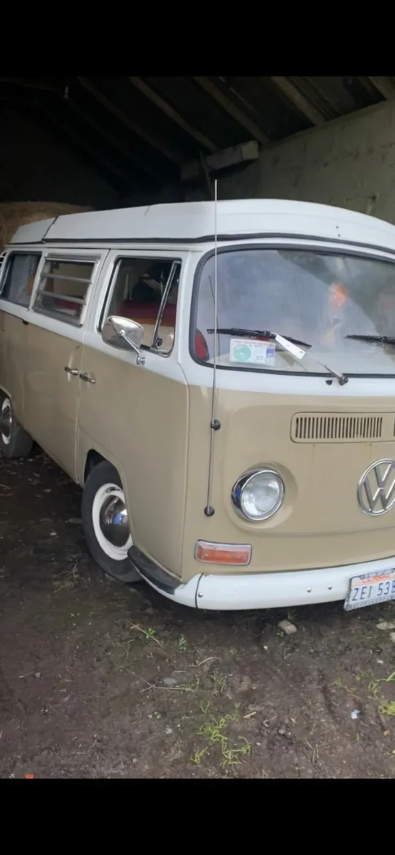 Vintage Campervan - Image 3