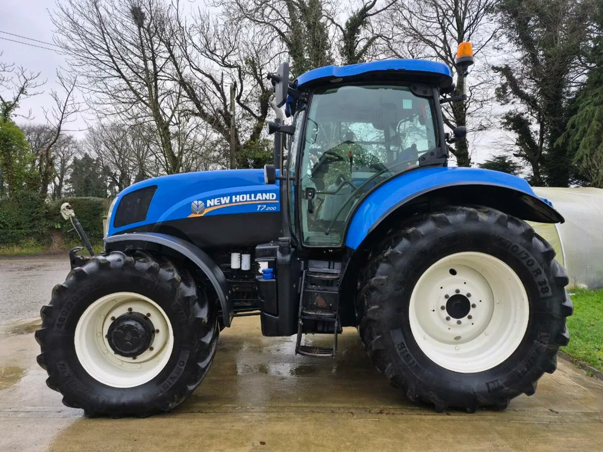 New Holland T7.200 R/C 2013 - Image 4