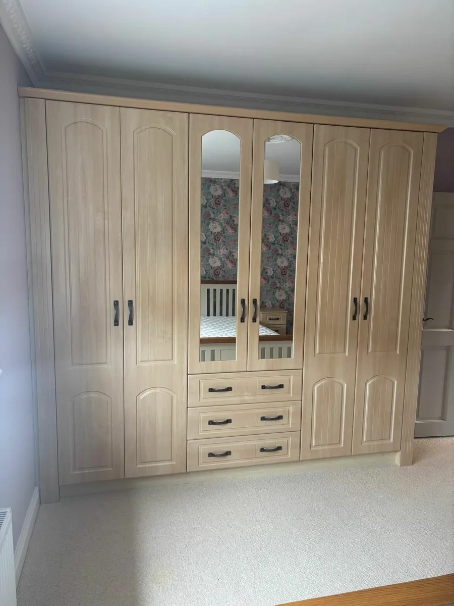 Quality Built in Bedroom Furniture - Image 2