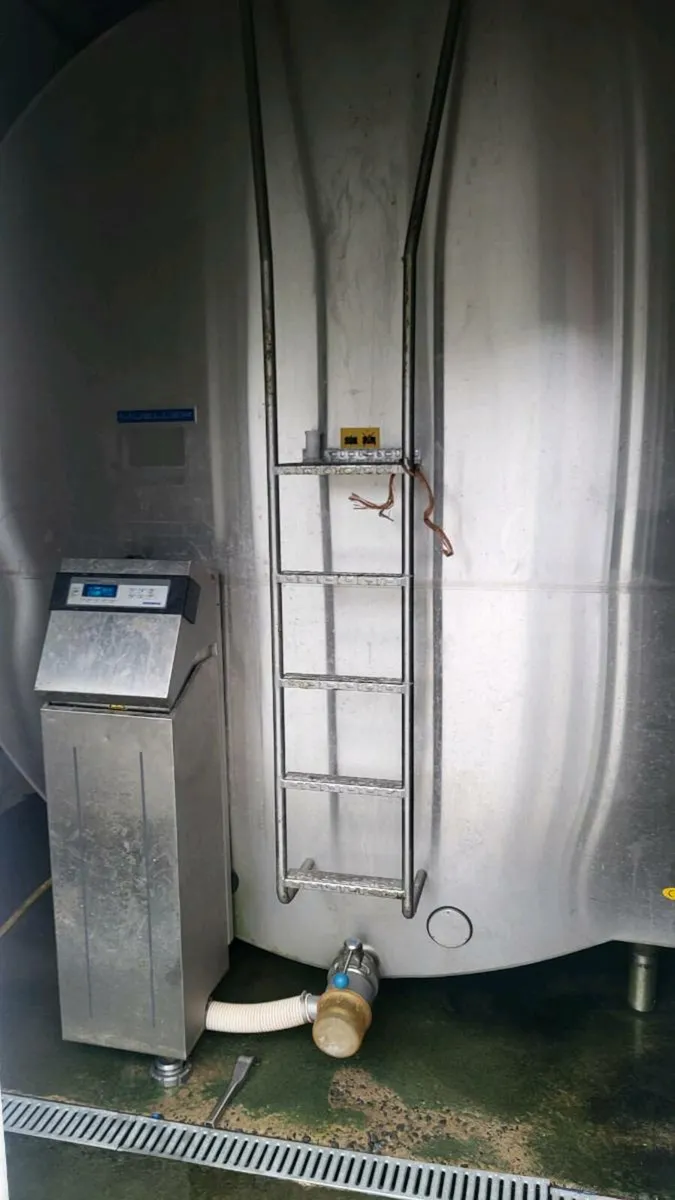 Mueller tank 21700 litres - Image 1