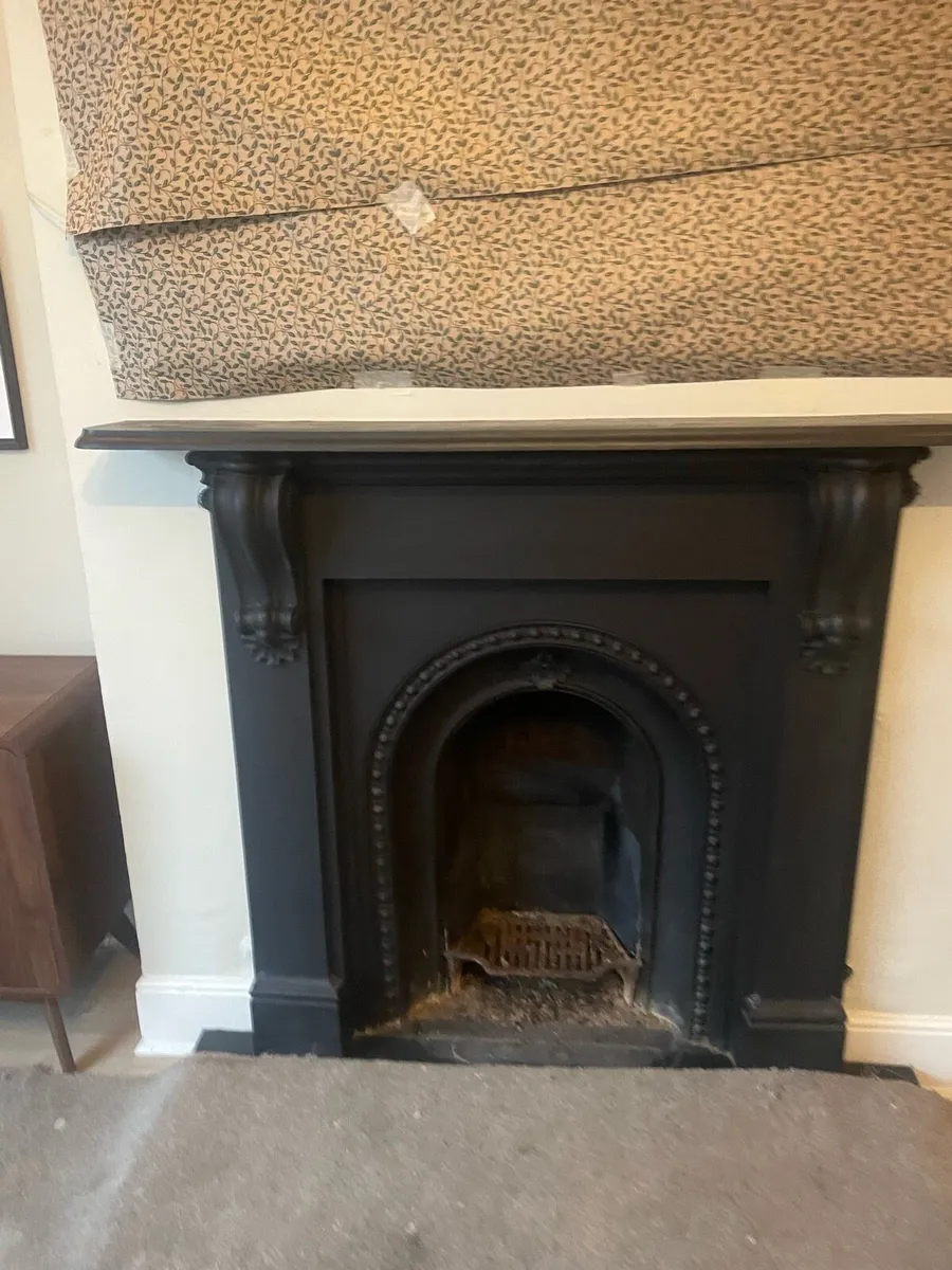 Cast iron fireplace - Image 1