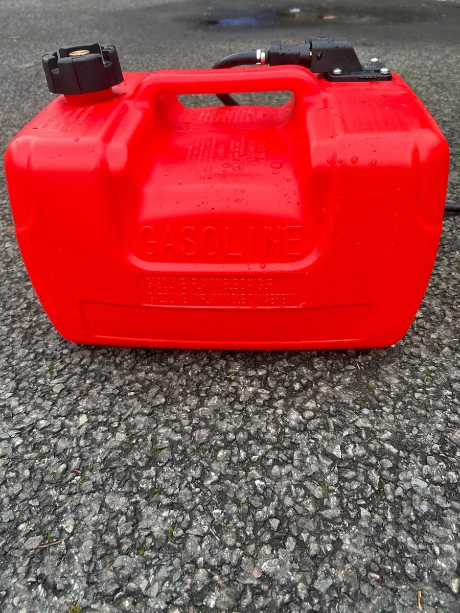 Yamaha 25HP outboard engine - Image 2