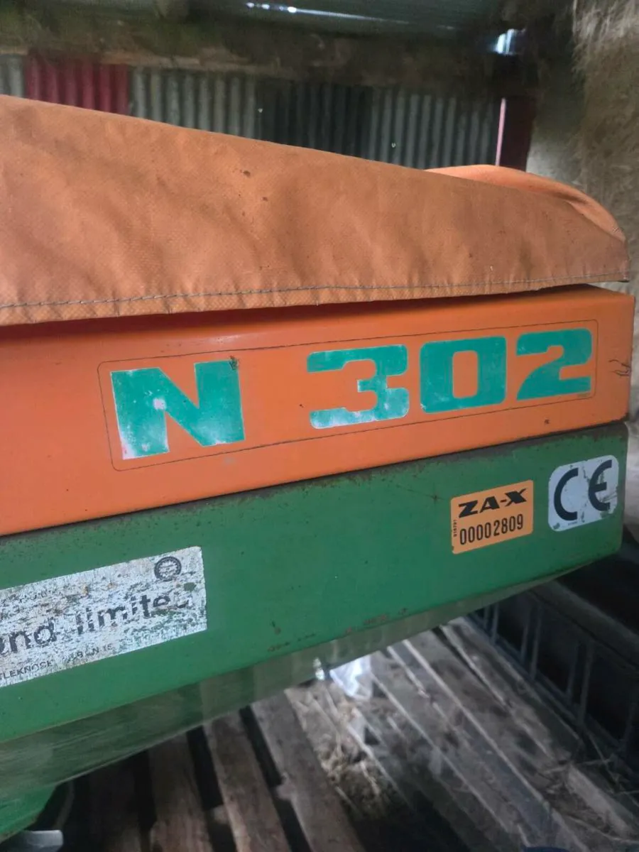 Fertilser Spreader - Amazone N302 Spinner - Image 2