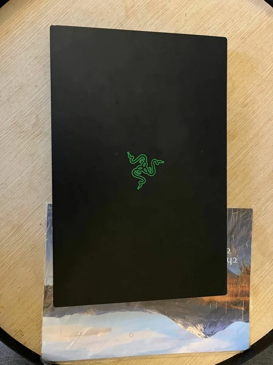 Razer Blade 15 Gaming Laptop - Image 2