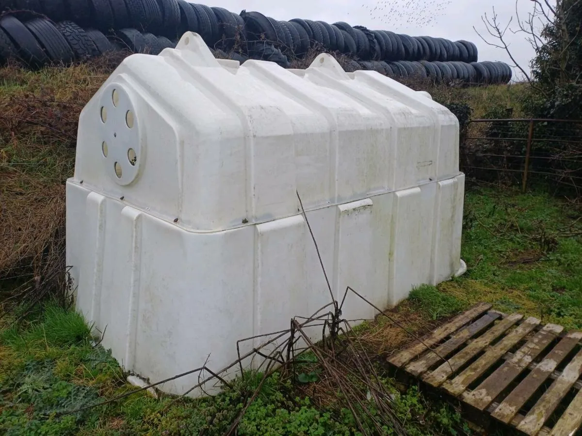 Jfc calf hutches for sale - Image 1