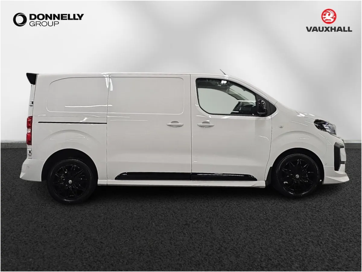 Vauxhall Vivaro Diesel Special Edition GS - Image 3