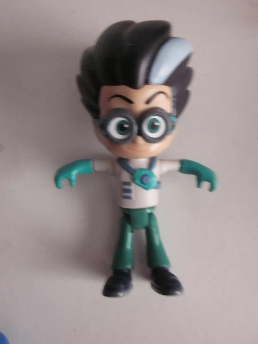 PJ Masks Deluxe Romeo Talking Figure Disney - Image 4