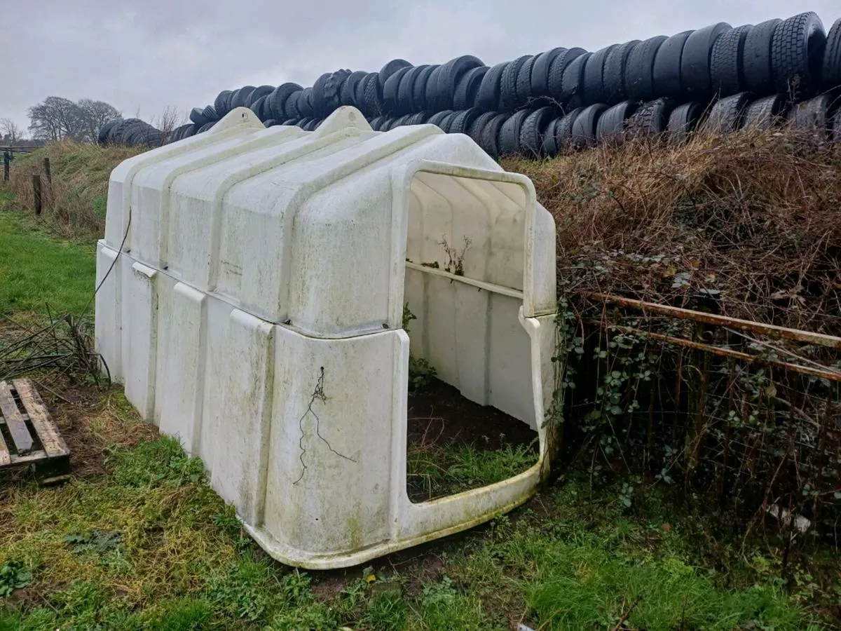 Jfc calf hutches for sale - Image 2