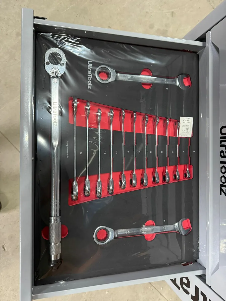 8 Drawer Tool Box / Chest With tools - Image 3