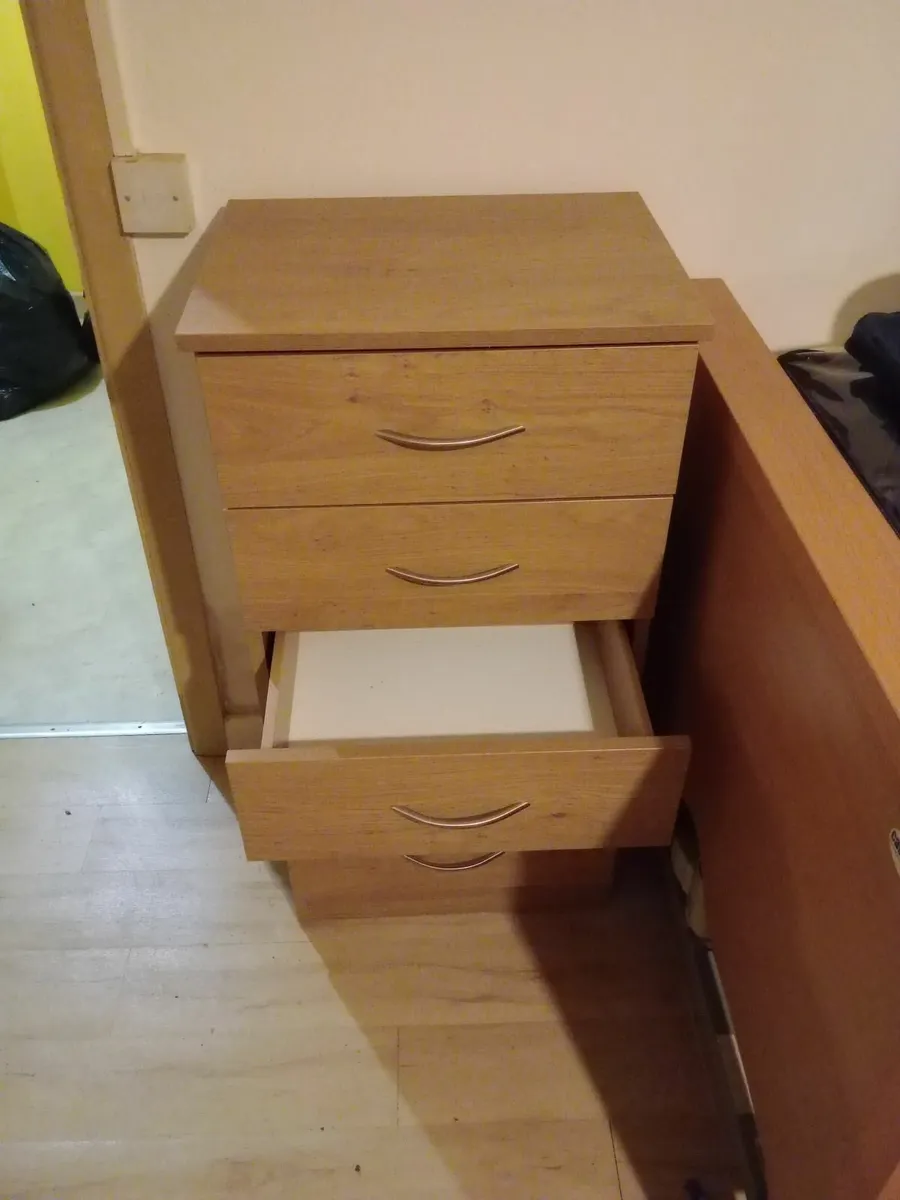 Small chest of drawers - Image 2